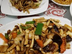 菌菇烩-添福来墨鱼饺子 · 海鲜东北菜(泡崖店)