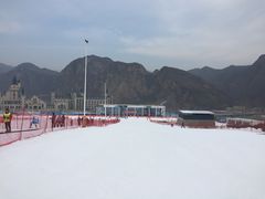 -荣盛康旅野三坡滑雪场
