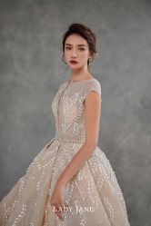 -Lady  Jane高端婚纱礼服馆