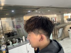 -镁连社·美联社