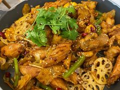招牌悦蓉牛蛙干锅-精悦蓉(松江万达广场店)