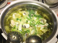 -严厨老坛酸菜鱼(吴江万宝店)