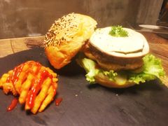 -HIGH FIVE哈福手工汉堡(桂林路店)