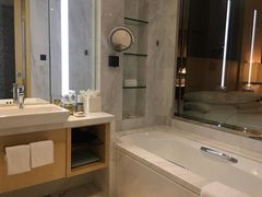 -上海漕河泾万丽酒店