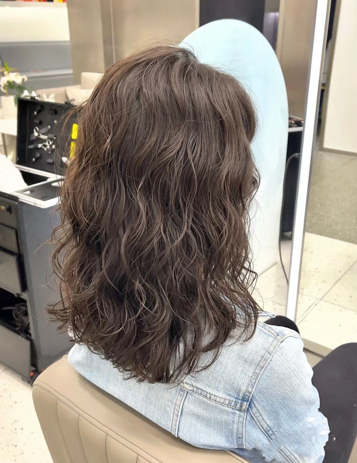 烫复古卷发
短发烫发蛋卷头法式烫发蓬松烫发圆脸发型～
甜美温柔