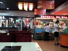 大堂-潮泰牛肉火锅 · 创于1992年(车公庙店)