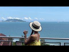 -三亚湾海居铂尔曼度假酒店