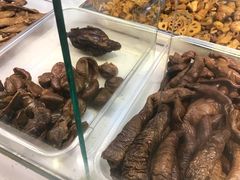 -老鼎万春卤菜(五代传承创始老店)