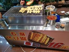 -老滇山寨•云南特色菜•地方菜•民族风情歌舞表演(金碧店)