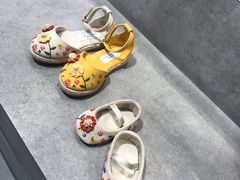 -CHARLES&KEITH(1234space店)