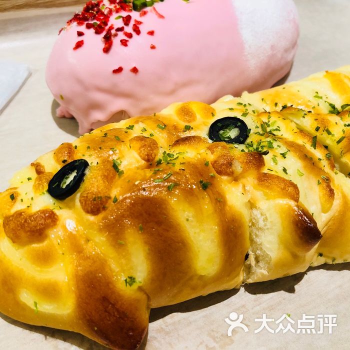 奈雪の茶草莓啵啵包图片-北京面包甜点-大众点评网