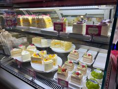 芒果血糯米鲜奶戚风-PAOPAO Bakery&Café(港汇店)