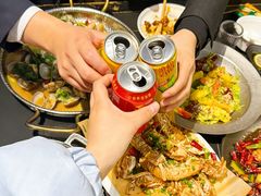 -曼听小寨海鲜烧烤·大连辣炒大王(盖州街店)