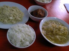 炖酸菜&nbsp;鸡刨豆腐&nbsp;狮子头-铁亭子豆腐馆(振兴街店)