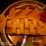 牛眼肉和五花肉肥瘦相间，经服务员的烤炙，香气扑鼻