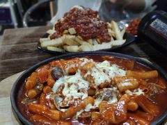 辣肉酱薯条-MI WU FACTORY米屋美食工厂餐厅(绿地店)