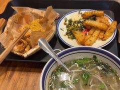 -云阿蛮云南生烫牛肉米线(奉贤路店)