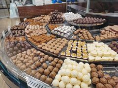 -Laderach 莱德拉(上海环贸iapm店)