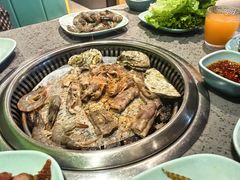 -金滏山烤肉·海鲜·火锅自助餐厅(襄阳万达店)