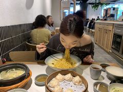 -馋三尺蟹粉小笼(人民广场店)