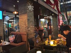 -BOURBON 玻本美式餐厅酒吧(虹桥新天地店)
