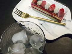 -UNI UNI(环亚凯瑟琳店)