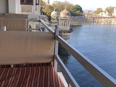 -Lake Shore Hotel & Restaurant
