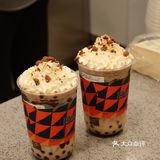 市集打卡背包在他家！700CC阿华田真香！
