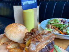 经典大汉堡-The Diner X餐厅(青岛万象城店)