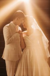 -雪中彩影婚纱摄影·微光艺术中心