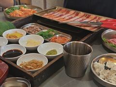 -围炉肉舍•炭烤活鳗•丹东海鲜烤肉(步行街店)