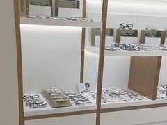 -J-Optical佳视明眼镜·蔡司视觉(青岛金茂览秀城店)