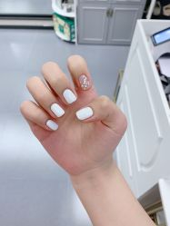 -伍小姐美甲美睫半永久