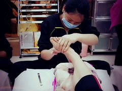 -郑远元专业修脚房(国顺东路店)