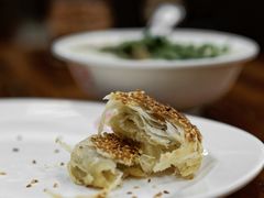 蟹黄烧饼-聚香斋(东关街店)