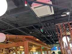 大堂-日进一片海.生腌海鲜火锅.宵夜烧烤(三里屯总店)