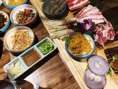 -明洞阿姨·韩式酱蟹烤肉·创意料理(三元桥店)