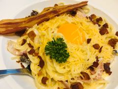 -Chom Cafe and Restaurant