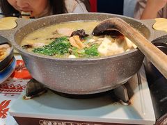 -刘姐啤酒鱼民族演艺餐厅(阳朔美食抗战路店)