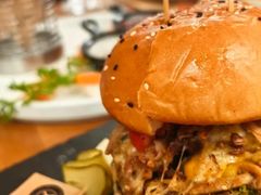 -Mark&Mars Restaurant