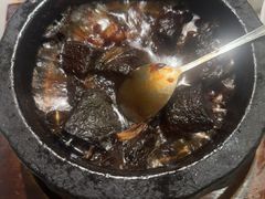 鲍汁石锅手工黑豆腐-宴昆山·私房菜(春晖店)