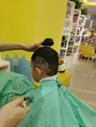 -爆米花儿童美发乐园