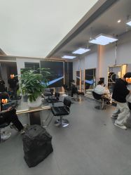 -苑苑发型设计