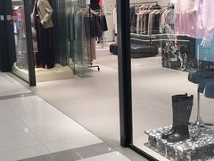 -MO&Co.(龙之梦购物公园店)