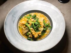 豌豆黄浸豌豆尖-半山腰·云南菜(侨福芳草地店)