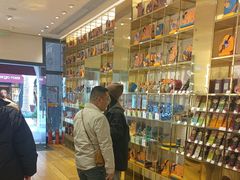 -VENCHI 闻绮(上海佛罗伦萨小镇店)