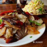 大山里的农家院的老腊肉