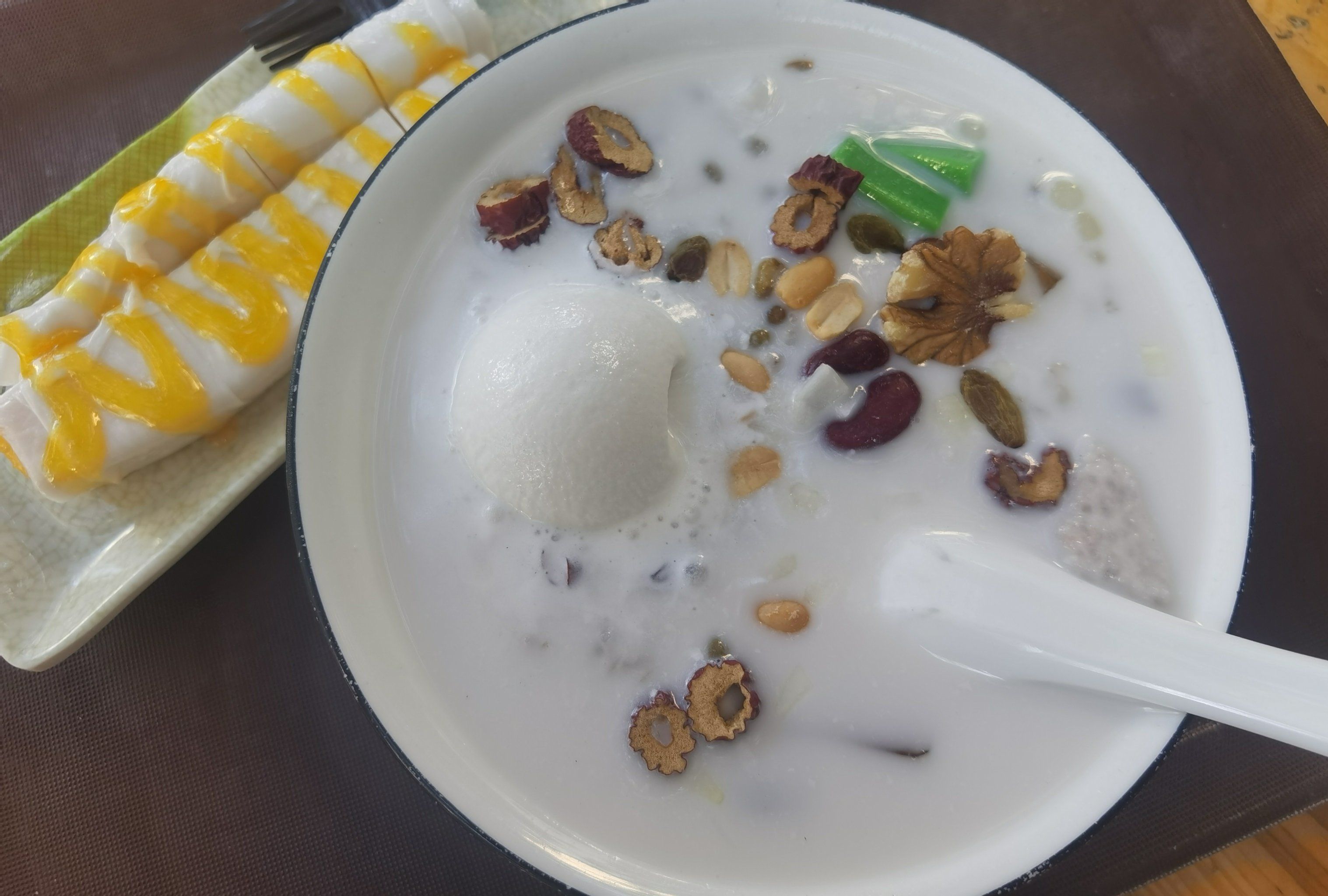 精品清补凉 芒果肠粉很美味