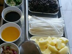 -70後铁锅炖(坡博总店)