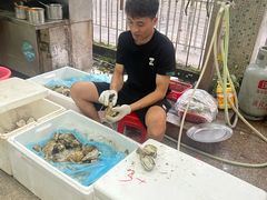 -蚝哥花姐湛江烤生蚝(美丽湾市场店)